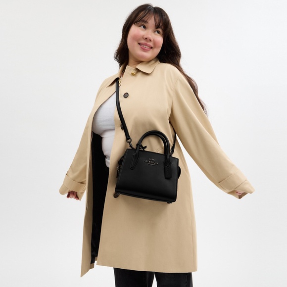 Andrea Carryall Bag - Picture 1 of 7